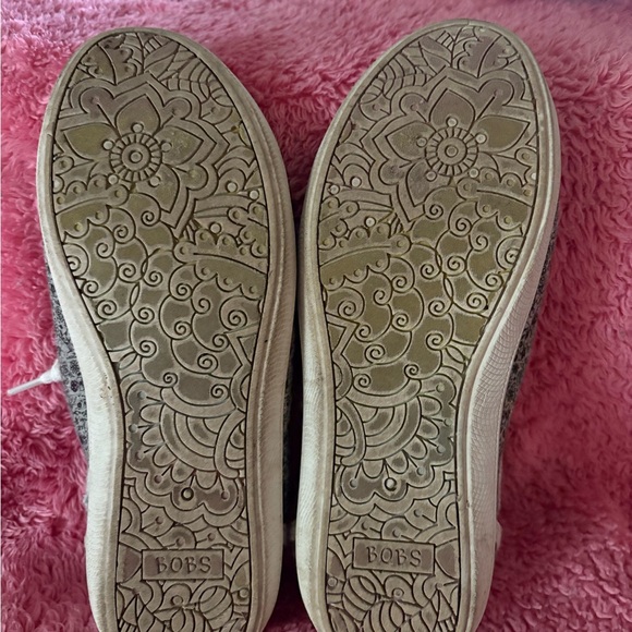 Skechers BOBS Gray Patterned Sneakers - Picture 3 of 4
